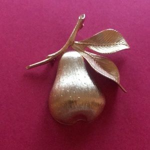 Giovanni pear brooch